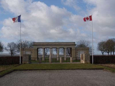 cintheaux-cimetière canadien-normandie 1944