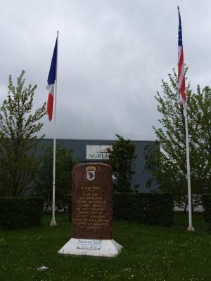 CARENTAN-monument charge Cole-Dday 1944