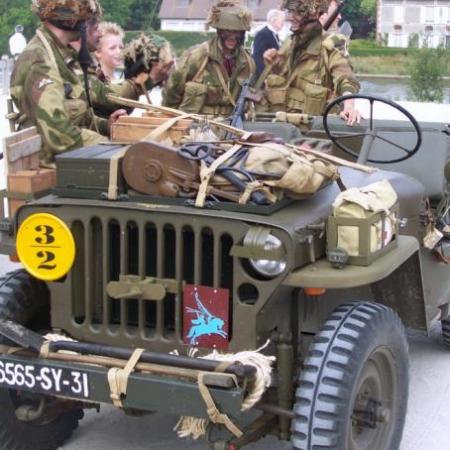 Jeep British Airborne et parachutistes