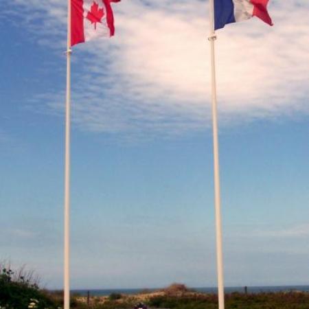 Plaque du souvenir face au centre Juno