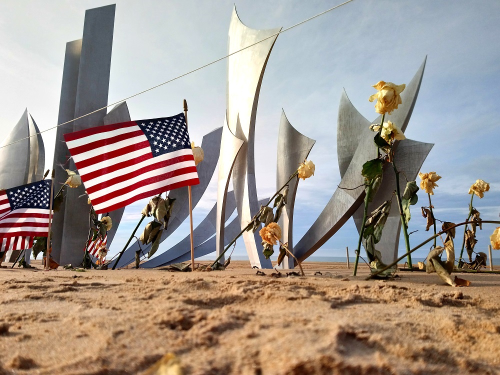 Monument Les braves à Omaha Beach - photo : Isabelle Guillermic