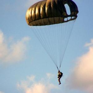 largage parachutiste en normandie