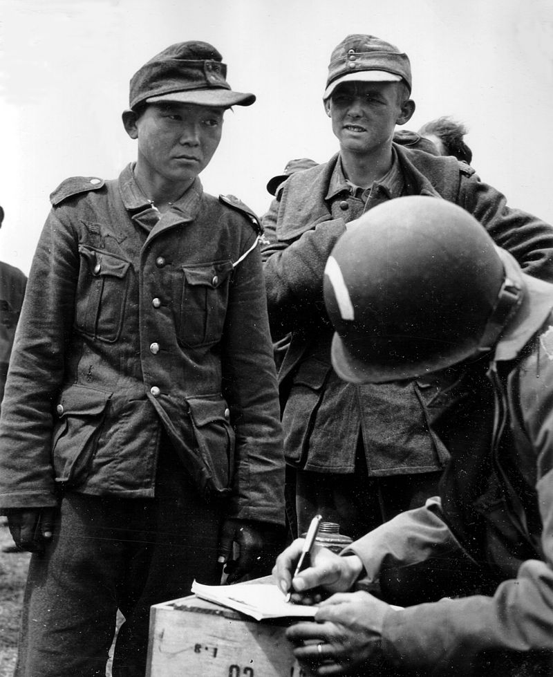 soldat asiatique sur Utah Beach en 1944