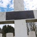 Dans quel cimetière militaire est inhumé le Second Maître Raymond 